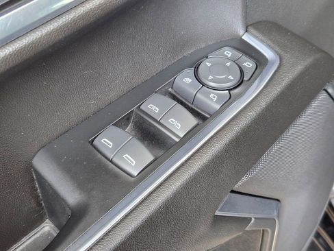 Used 2024 GMC Sierra 1500 SLT image 12
