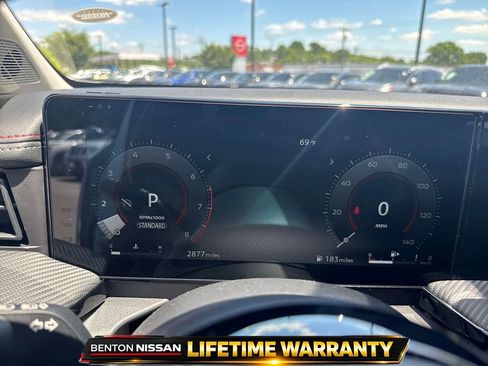 Used 2025 Nissan Kicks SR FWD image 14