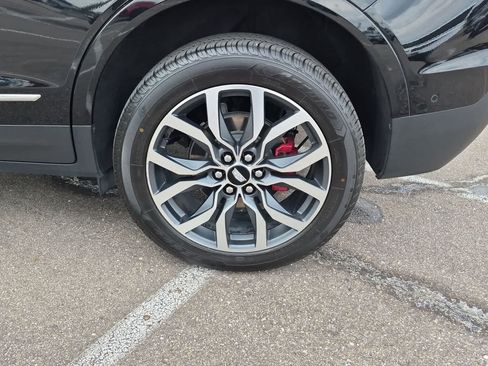 Used 2023 Cadillac XT5 Sportv w/ Platinum Package AWD/4WD image 13