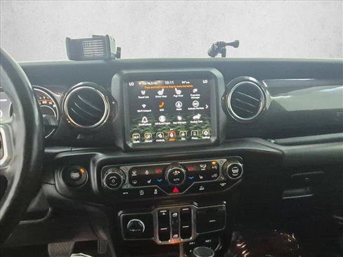 Used 2021 Jeep Wrangler Unlimited Sahara AWD/4WD image 15