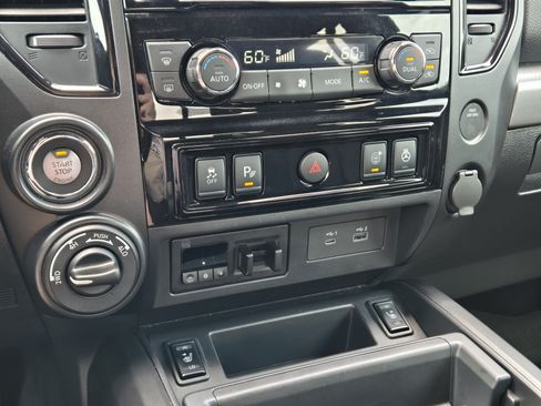 Used 2023 Nissan Titan PRO-4X w/ Pro-4x Convenience Package AWD/4WD image 29