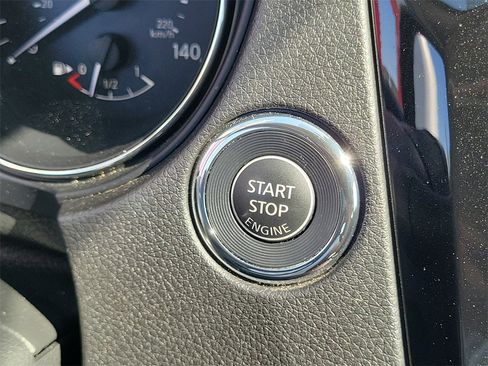 Used 2022 Nissan Rogue Sport SV image 8