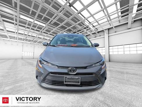 Used 2024 Toyota Corolla LE FWD image 9
