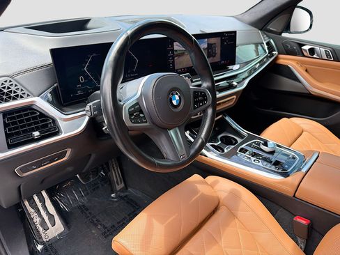 Used 2024 BMW X7 xDrive40i w/ Executive Package AWD/4WD image 9