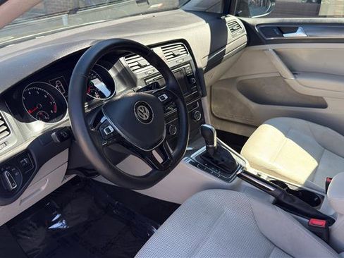 Used 2018 Volkswagen Golf SportWagen FWD image 28