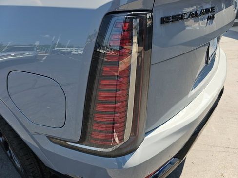 New 2026 Cadillac Escalade IQ Sport 1 w/ LPO, ONYX Package image 36