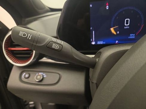 Certified 2025 Chevrolet Trax RS w/ Sunroof Package image 26