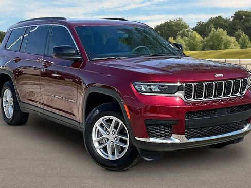 Used 2024 Jeep Grand Cherokee L Laredo w/ Luxury Tech Group I image 2