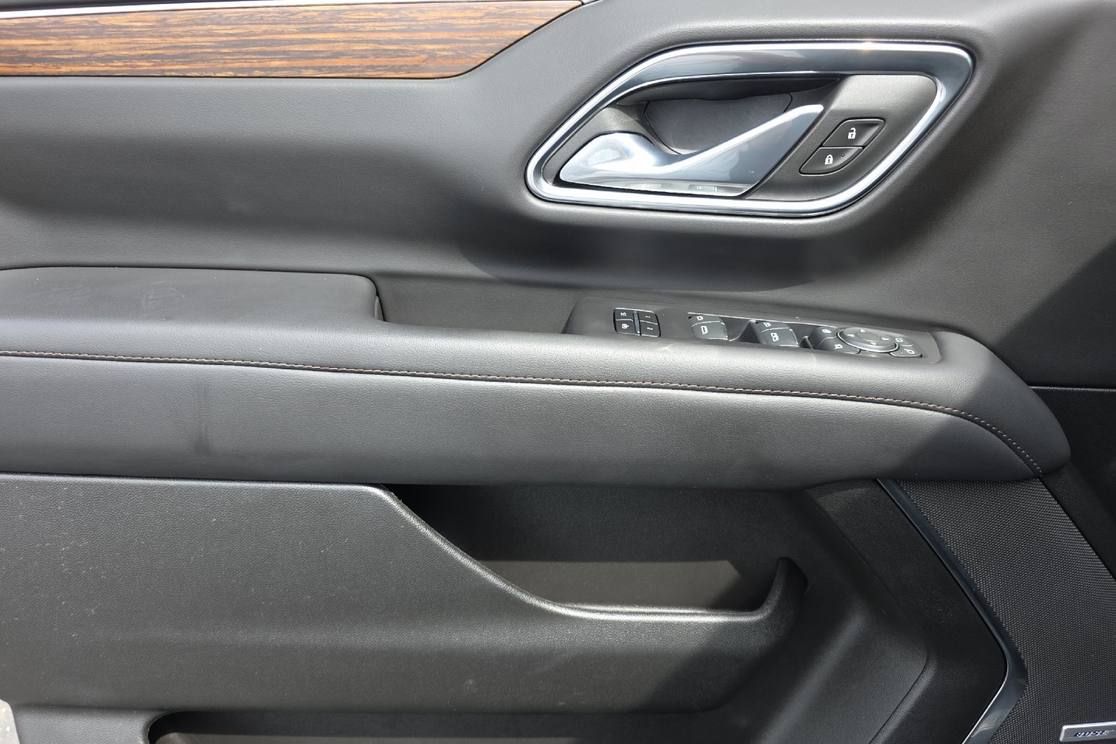 Used 2024 Chevrolet Tahoe High Country AWD/4WD image 11