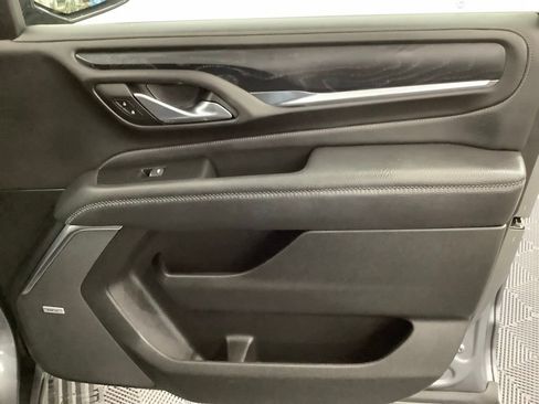 Used 2022 GMC Yukon XL Denali image 30