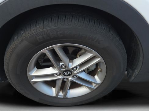 Used 2017 Hyundai Santa Fe Sport FWD image 9