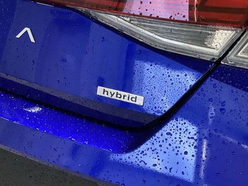 New 2025 Hyundai Elantra SEL image 31