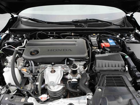 Used 2025 Honda Civic Sport image 30