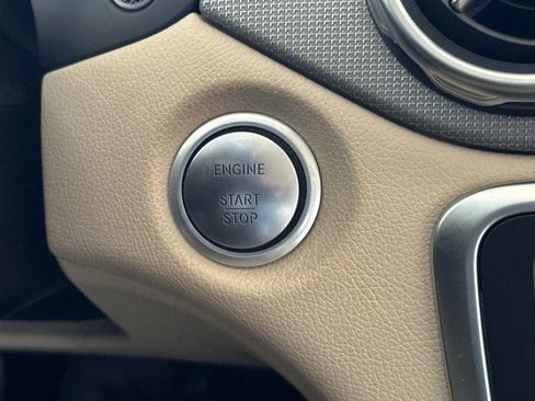 Certified 2020 Mercedes-Benz GLA 250 4MATIC image 30