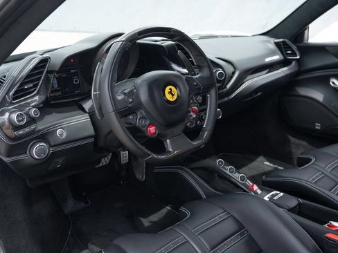 Used 2017 Ferrari 488 GTB RWD image 34