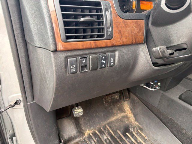 Used 2015 Nissan Armada Platinum AWD/4WD image 21