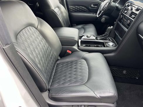 Used 2024 INFINITI QX80 Sensory image 29