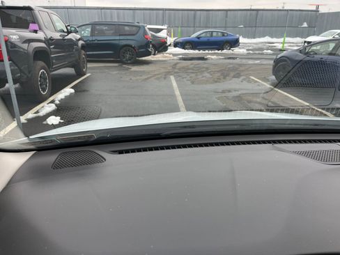 Used 2023 Chrysler Voyager LX image 36