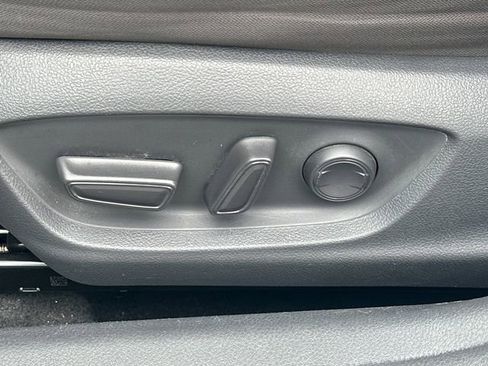 Used 2019 Toyota Camry LE FWD image 15