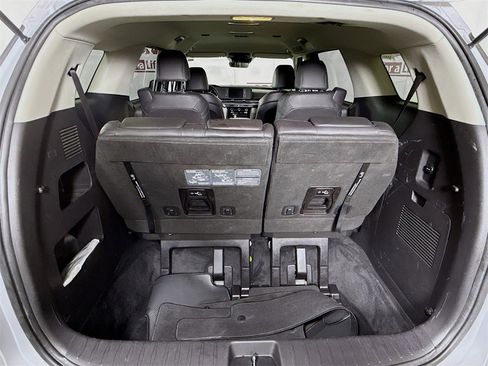 Used 2023 Kia Carnival LX image 29