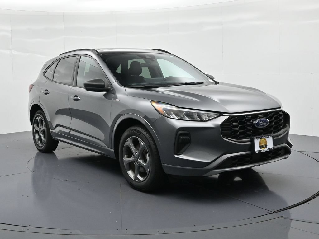 Used 2024 Ford Escape ST-Line w/ Tech Pack #1 AWD/4WD image 4