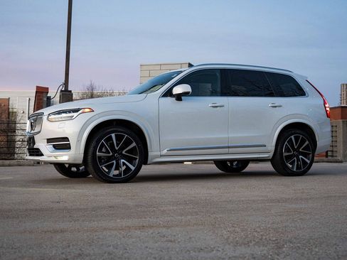 Certified 2025 Volvo XC90 B5 Plus image 3