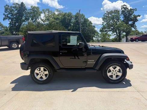 Used 2014 Jeep Wrangler Sport w/ Quick Order Package 24S AWD/4WD image 2