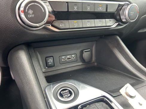 Used 2024 Nissan Sentra SV image 21