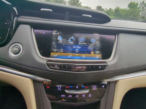 Used 2019 Cadillac XT5 Luxury AWD/4WD image 16