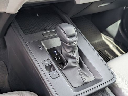 Used 2026 Toyota Corolla Cross L image 16