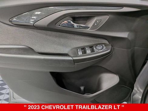 Used 2023 Chevrolet TrailBlazer LT w/ Convenience Package AWD/4WD image 14