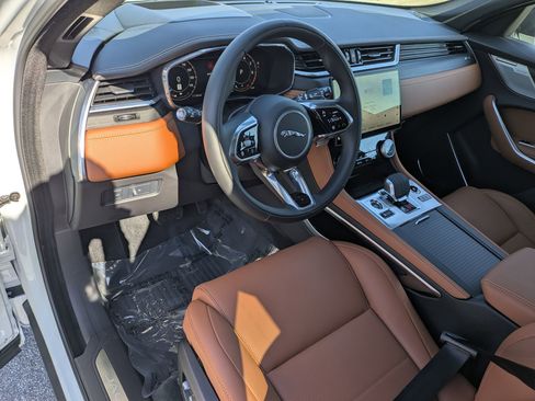 New 2026 Jaguar F-PACE R-Dynamic S image 9