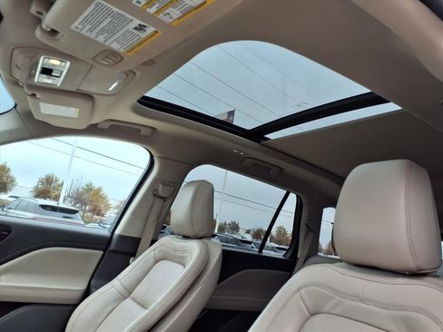 Certified 2022 Lincoln Aviator Reserve w/ Class IV Trailer Tow Package image 14