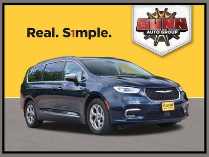 Used 2023 Chrysler Pacifica Limited