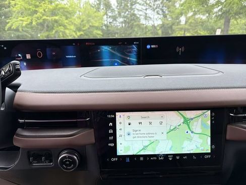 New 2026 Lincoln Navigator L Reserve AWD/4WD image 18