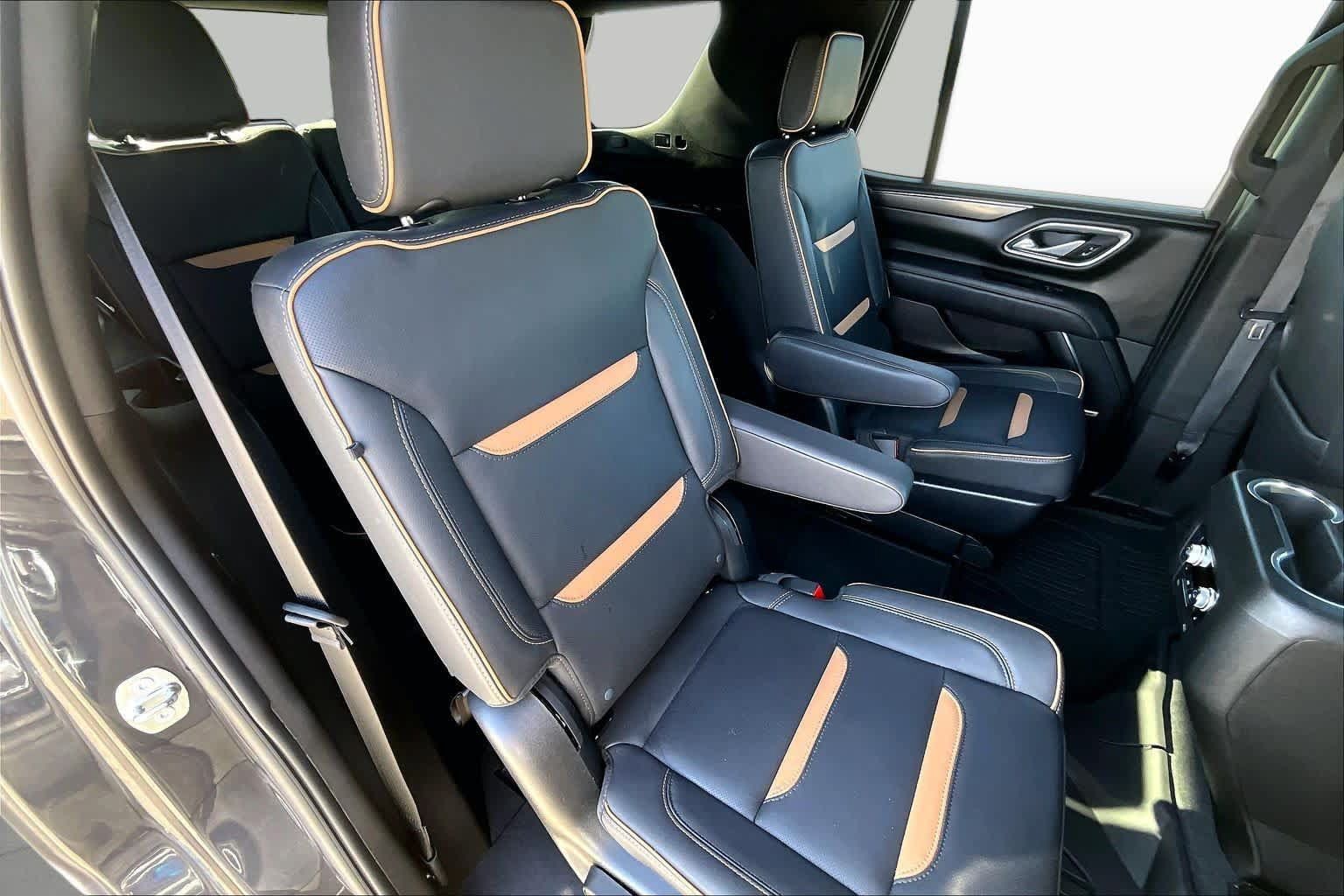 Used 2023 GMC Yukon AT4 w/ AT4 Premium Plus Package AWD/4WD image 20