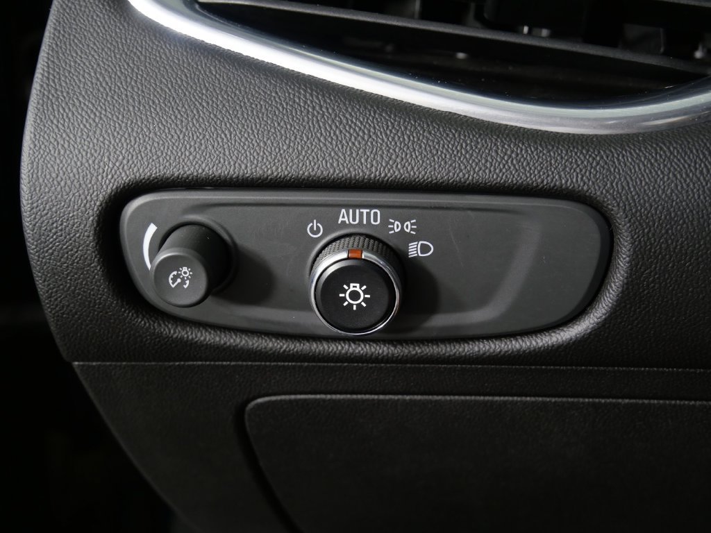 Used 2016 Chevrolet Malibu LT w/ Driver Confidence Package FWD image 22