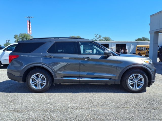 Used 2020 Ford Explorer XLT w/ Equipment Group 202A RWD image 9