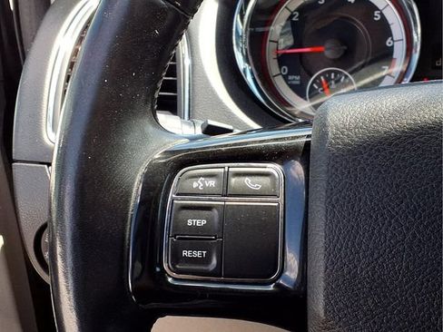 Used 2020 Dodge Grand Caravan SXT FWD image 13