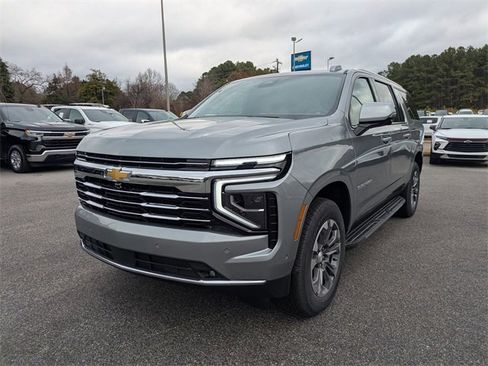 New 2026 Chevrolet Suburban LT w/ Comfort Package image 5