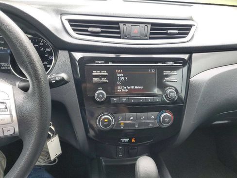 Used 2015 Nissan Rogue S image 21