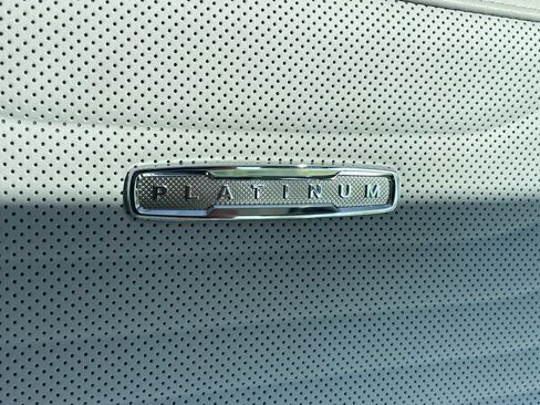 Used 2025 Ford Expedition Platinum w/ Platinum Ultimate Package AWD/4WD image 18