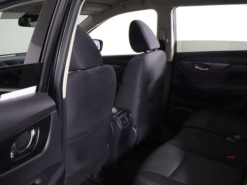 Used 2020 Nissan Rogue SV image 23