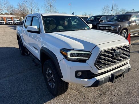 Used 2021 Toyota Tacoma TRD Off-Road image 3