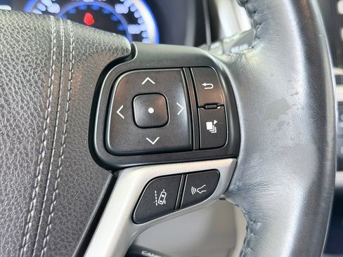 Used 2017 Toyota Highlander XLE AWD/4WD image 46
