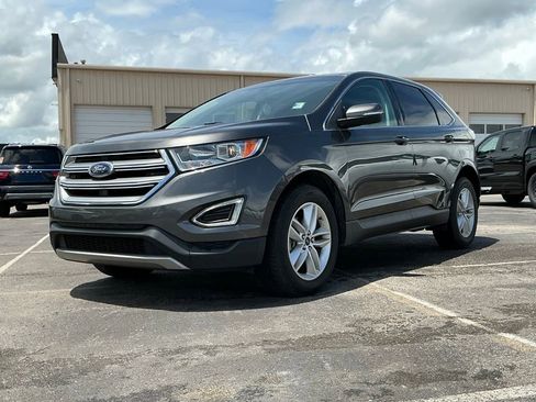 Used 2017 Ford Edge SEL w/ Class II Trailer Tow Package FWD image 2