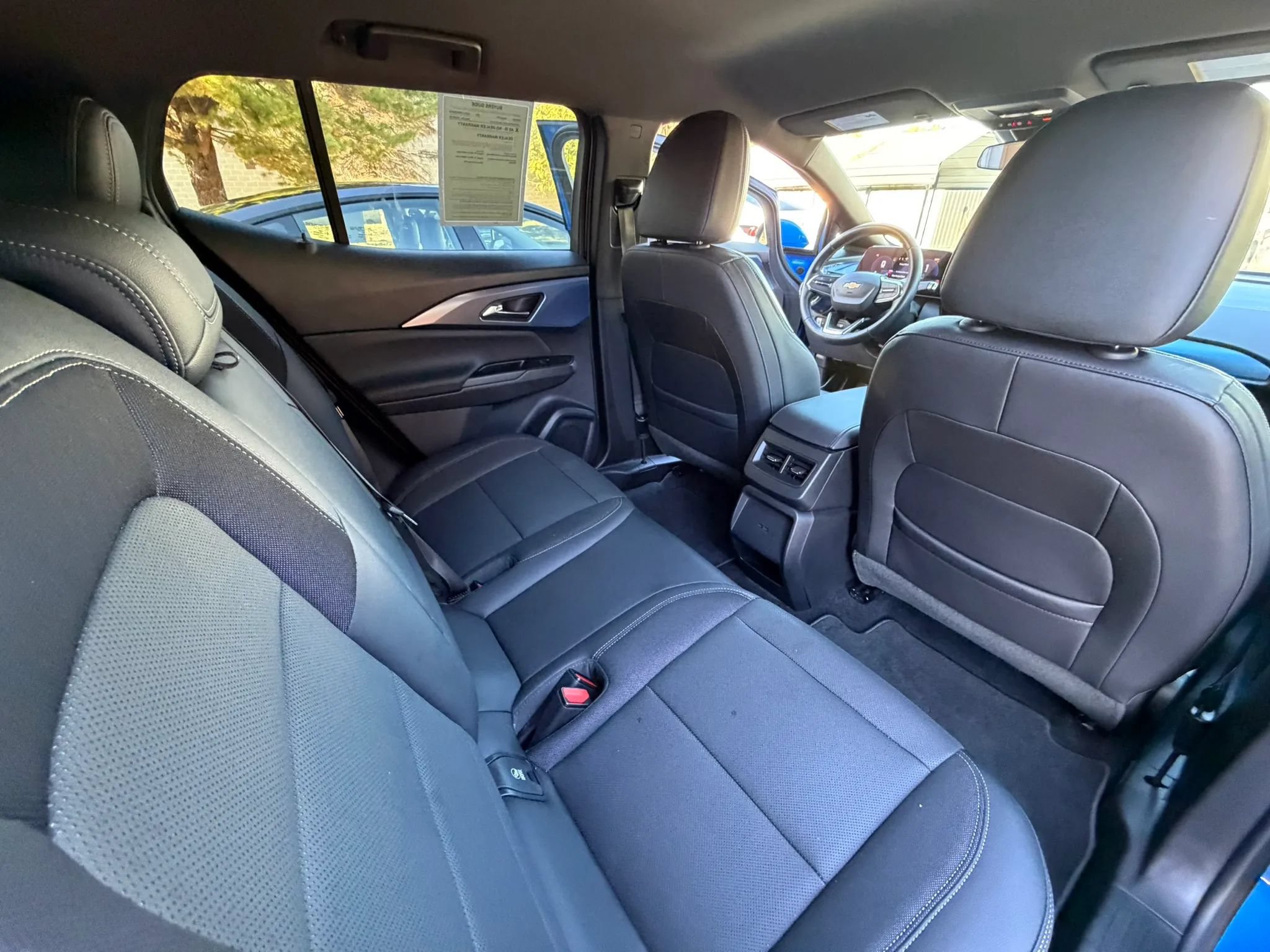 Used 2024 Chevrolet Equinox EV LT FWD image 18