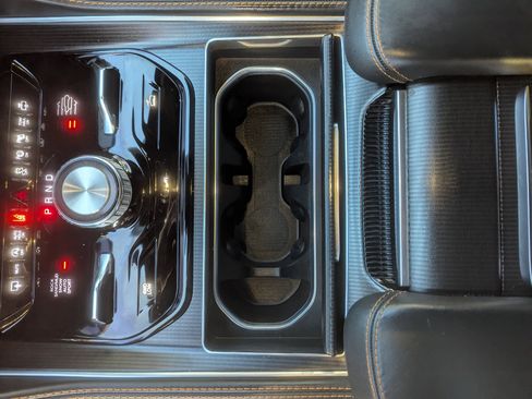 Used 2024 Jeep Grand Wagoneer Series III w/ Rear Seat Video Group 1 image 24