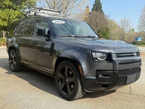 Used 2024 Land Rover Defender 130 X-Dynamic SE image 9