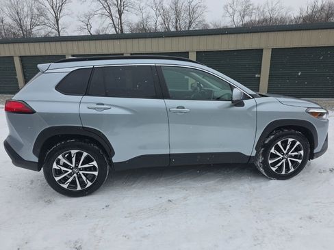 Certified 2024 Toyota Corolla Cross XLE image 7